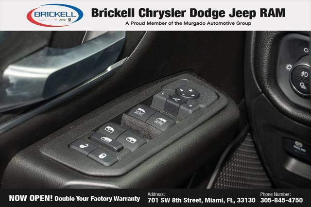 Photo of 2025 Diamond Black Crystal Pearlcoat RAM 1500