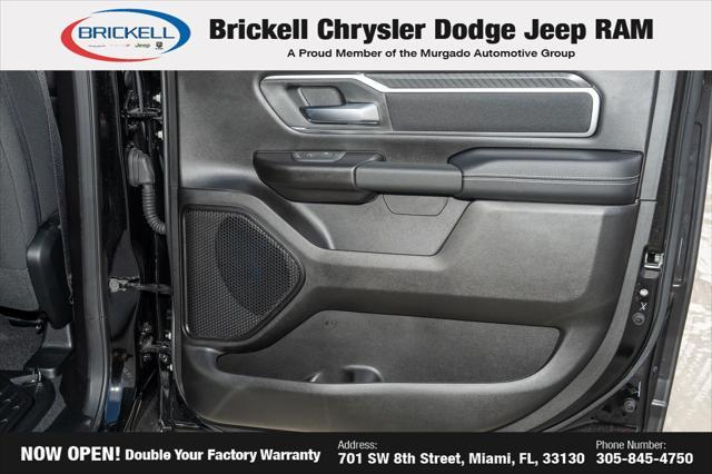 Photo of 2025 Diamond Black Crystal Pearlcoat RAM 1500