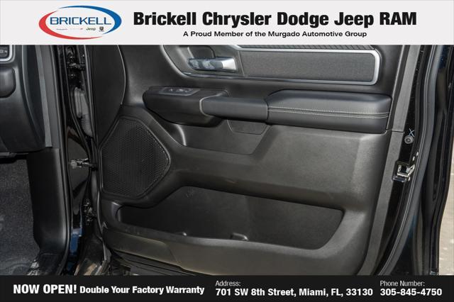 Photo of 2025 Diamond Black Crystal Pearlcoat RAM 1500