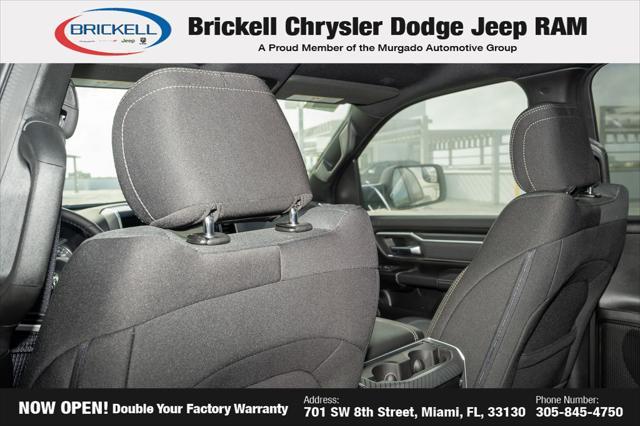 Photo of 2025 Diamond Black Crystal Pearlcoat RAM 1500