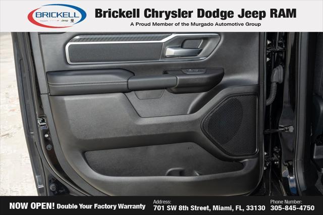 Photo of 2025 Diamond Black Crystal Pearlcoat RAM 1500