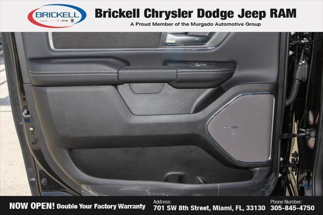 Photo of 2026 Diamond Black Crystal Pearlcoat RAM 1500