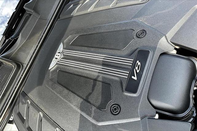 Photo of 2022 Glacier White Bentley Bentayga