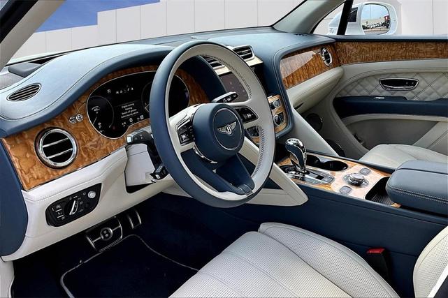 Photo of 2022 Glacier White Bentley Bentayga