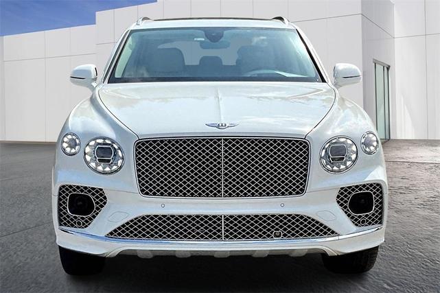Photo of 2022 Glacier White Bentley Bentayga