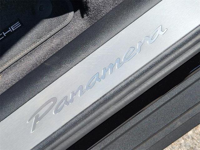 Photo of 2024 Jet Black Metallic Porsche Panamera