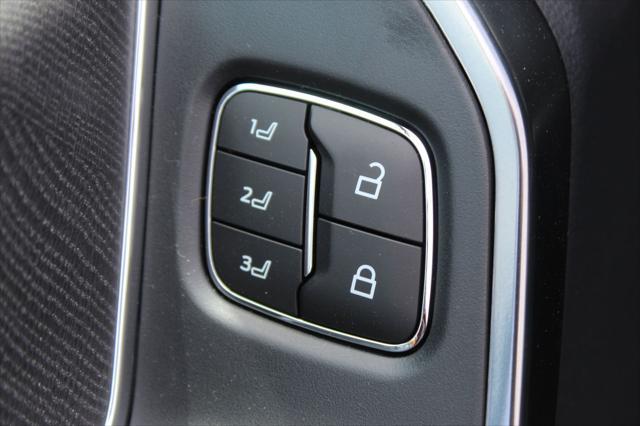 Photo of 2025 Agate Black Metallic Ford F-250