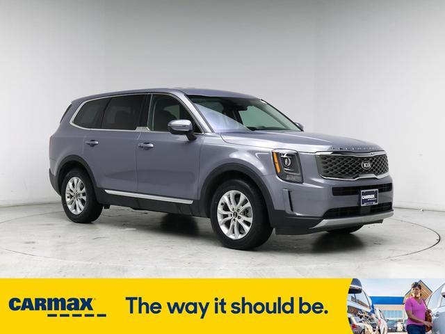 Photo of 2021 Silver Kia Telluride