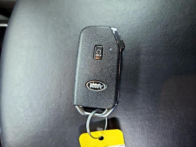 Photo of 2021 Silver Kia Telluride