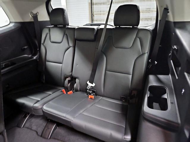 Photo of 2021 Silver Kia Telluride