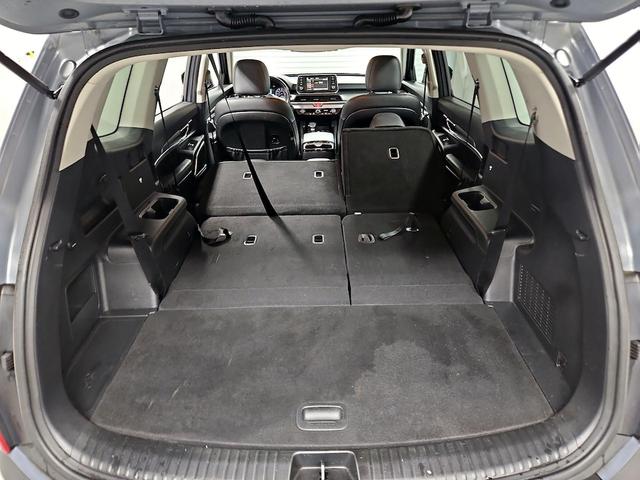 Photo of 2021 Silver Kia Telluride