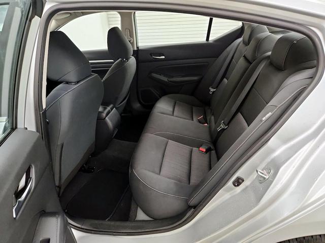 Photo of 2022 Silver Nissan Altima