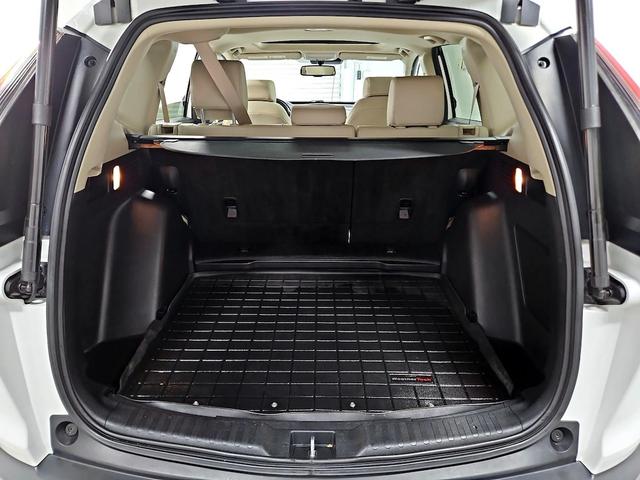 Photo of 2021 White Honda CR-V