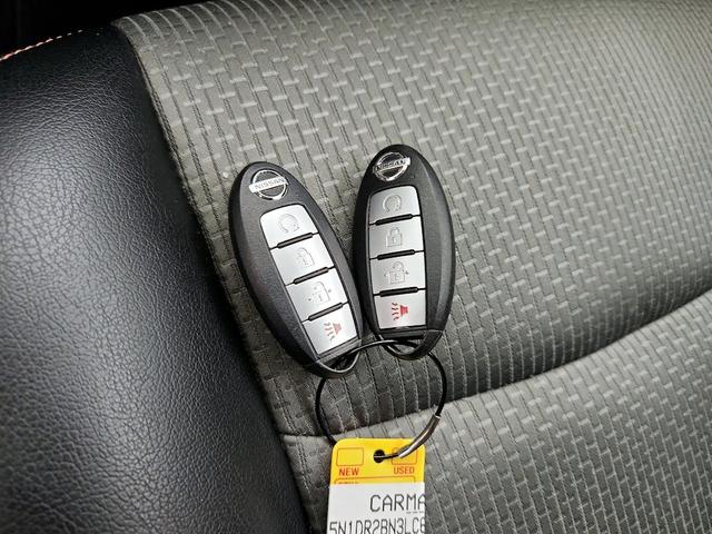 Photo of 2020 White Nissan Pathfinder