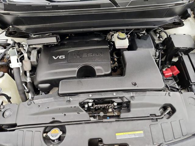 Photo of 2020 White Nissan Pathfinder