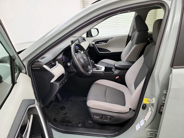 Photo of 2022 Green Toyota RAV4