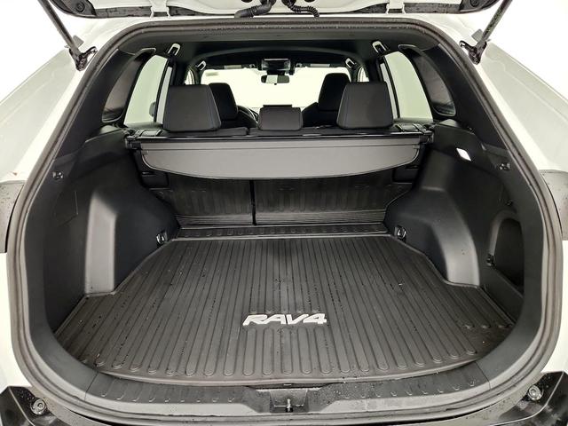 Photo of 2024 White Toyota RAV4 Hybrid