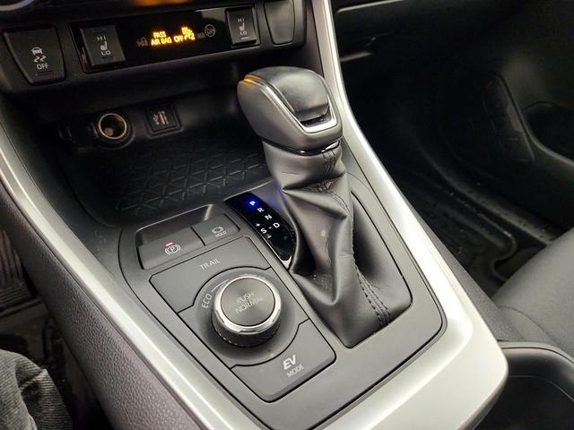 Photo of 2024 White Toyota RAV4 Hybrid