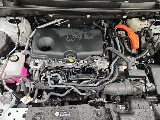 Photo of 2024 White Toyota RAV4 Hybrid