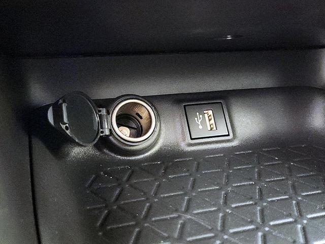 Photo of 2024 White Toyota RAV4 Hybrid