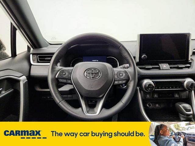 Photo of 2024 White Toyota RAV4 Hybrid