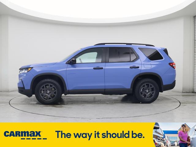 Photo of 2025 Blue Honda Pilot