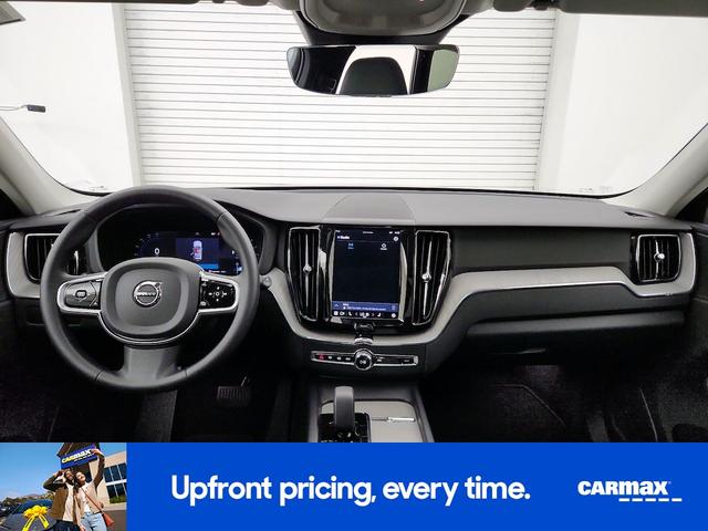 Photo of 2025 Silver Volvo XC60