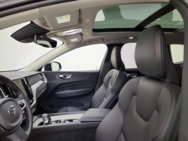 Photo of 2025 Silver Volvo XC60