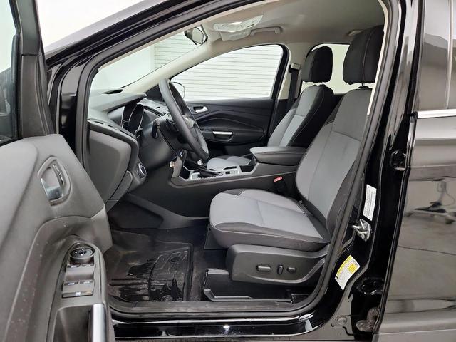 Photo of 2017 Black Ford Escape