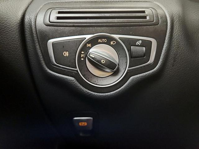 Photo of 2019 White Mercedes-Benz GLC 300