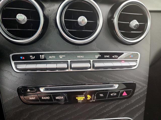 Photo of 2019 White Mercedes-Benz GLC 300