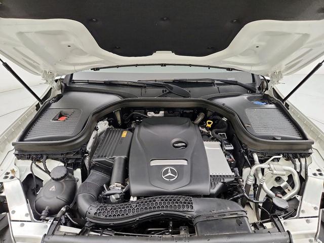Photo of 2019 White Mercedes-Benz GLC 300