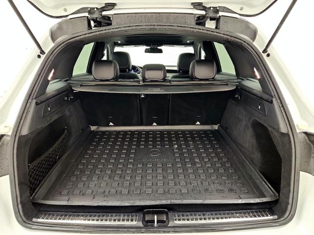Photo of 2019 White Mercedes-Benz GLC 300