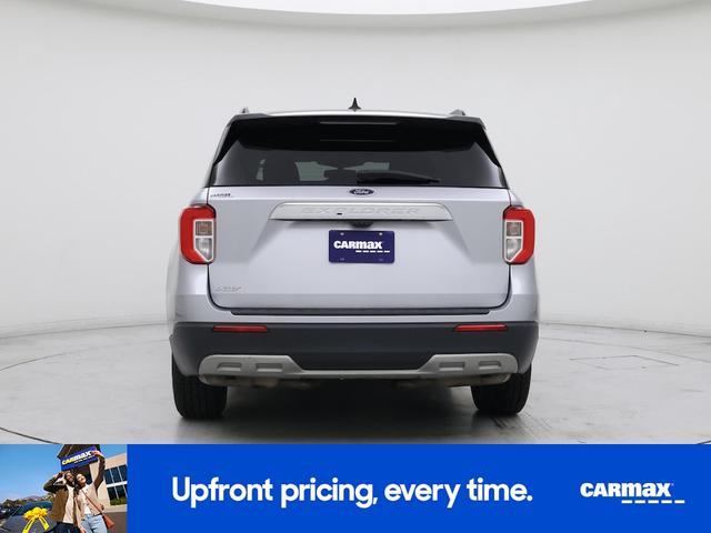 Photo of 2021 Silver Ford Explorer