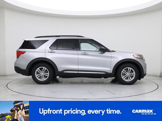 Photo of 2021 Silver Ford Explorer