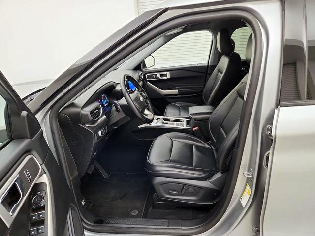 Photo of 2021 Silver Ford Explorer
