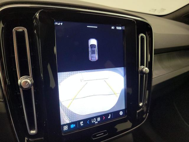 Photo of 2023 Gray Volvo C40 Recharge Pure Electric