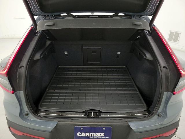 Photo of 2023 Gray Volvo C40 Recharge Pure Electric