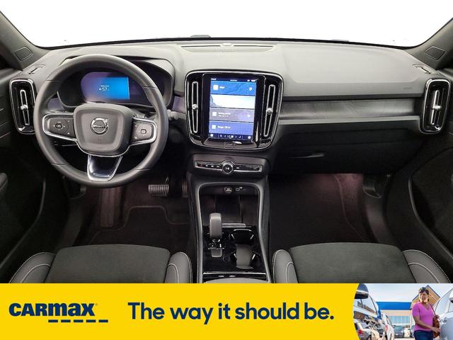 Photo of 2023 Gray Volvo C40 Recharge Pure Electric