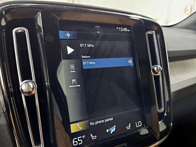 Photo of 2021 White Volvo XC40
