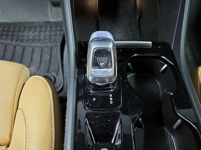 Photo of 2021 White Volvo XC40