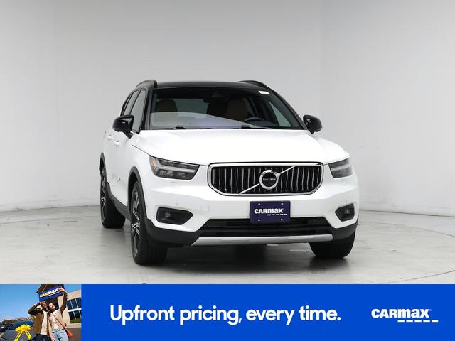 Photo of 2021 White Volvo XC40
