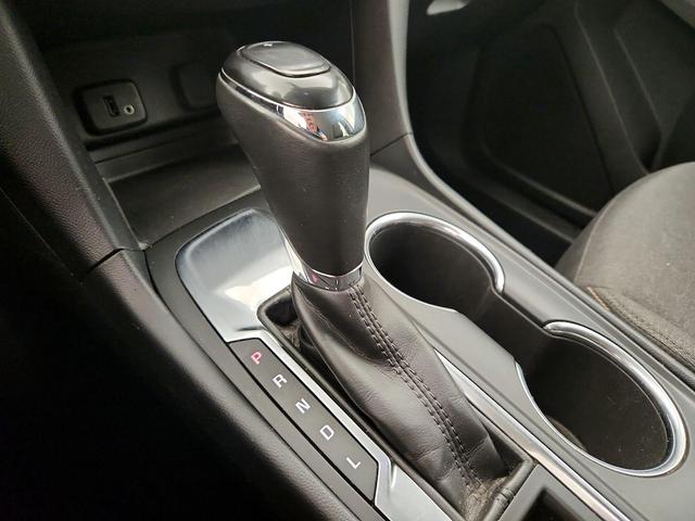 Photo of 2018 White Chevrolet Equinox