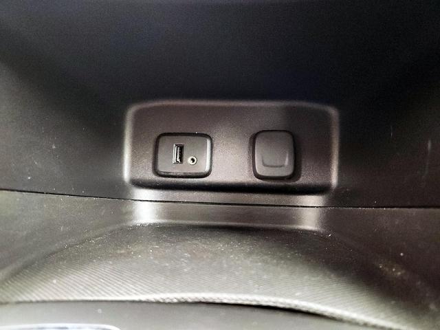 Photo of 2018 White Chevrolet Equinox