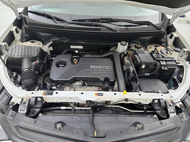 Photo of 2018 White Chevrolet Equinox