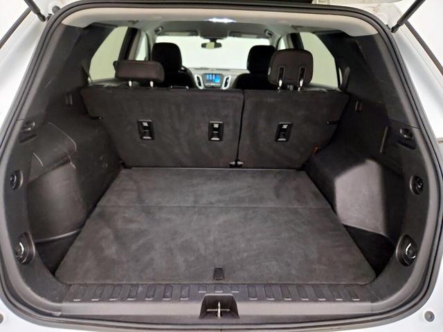 Photo of 2018 White Chevrolet Equinox