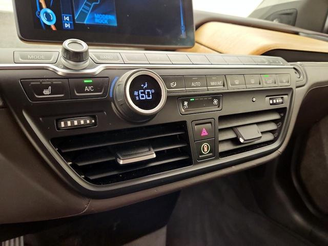 Photo of 2016 White BMW i3