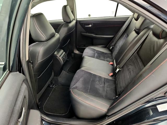 Photo of 2015 Green Toyota Camry