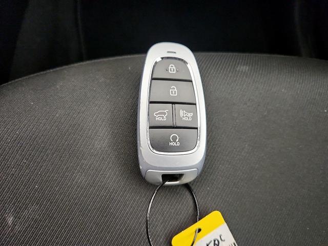 Photo of 2022 Black Hyundai TUCSON