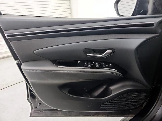 Photo of 2022 Black Hyundai TUCSON